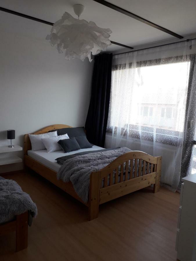144 * Kněževes